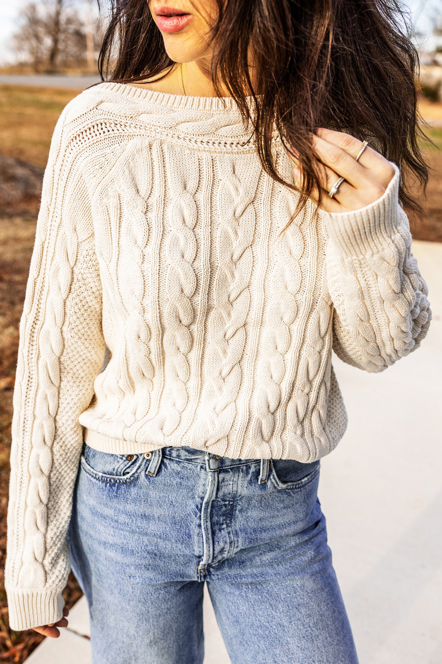 Pull Torsadé Beige – Épaules Tombantes Col Rond