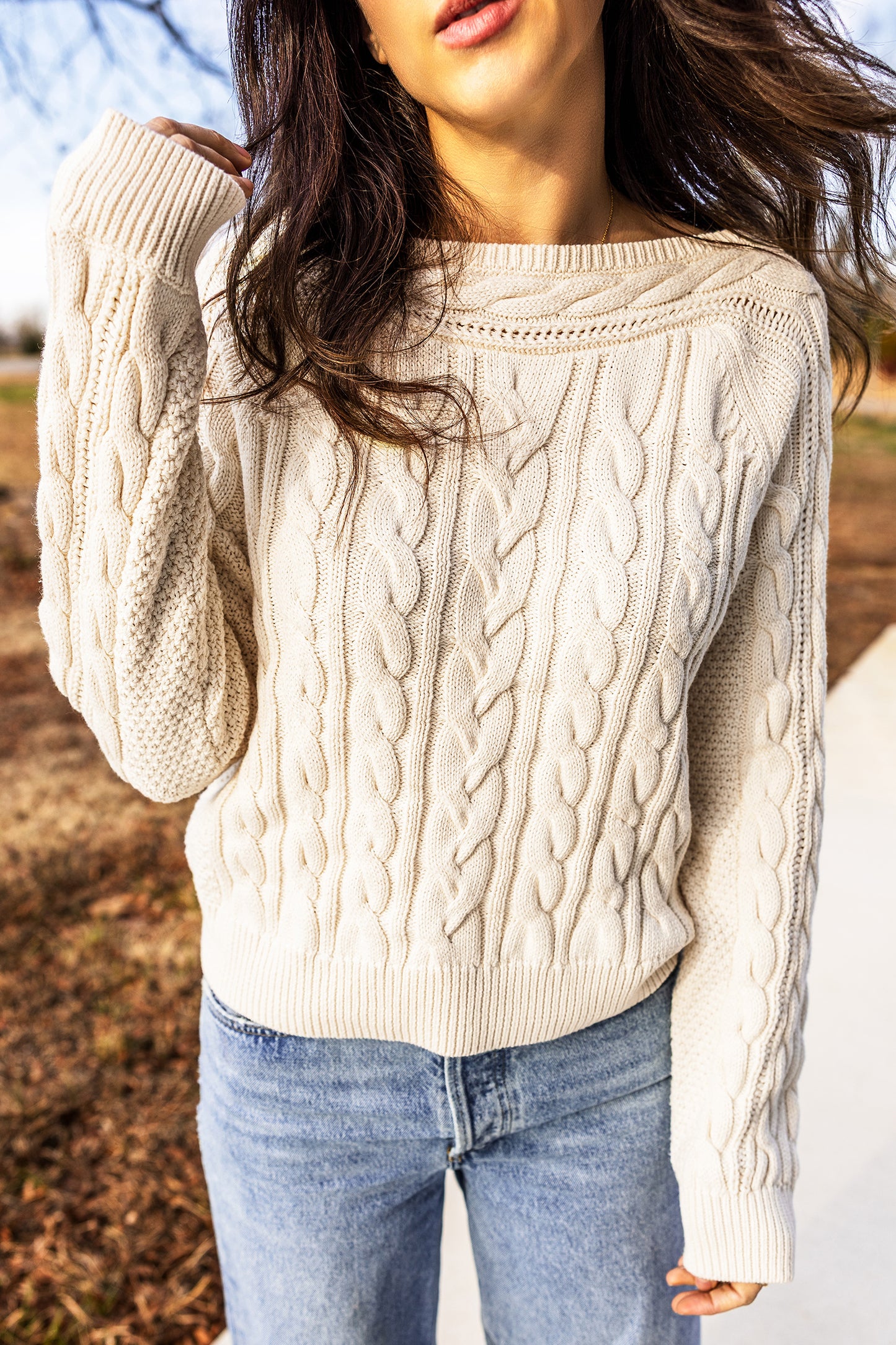 Pull Torsadé Beige – Épaules Tombantes Col Rond