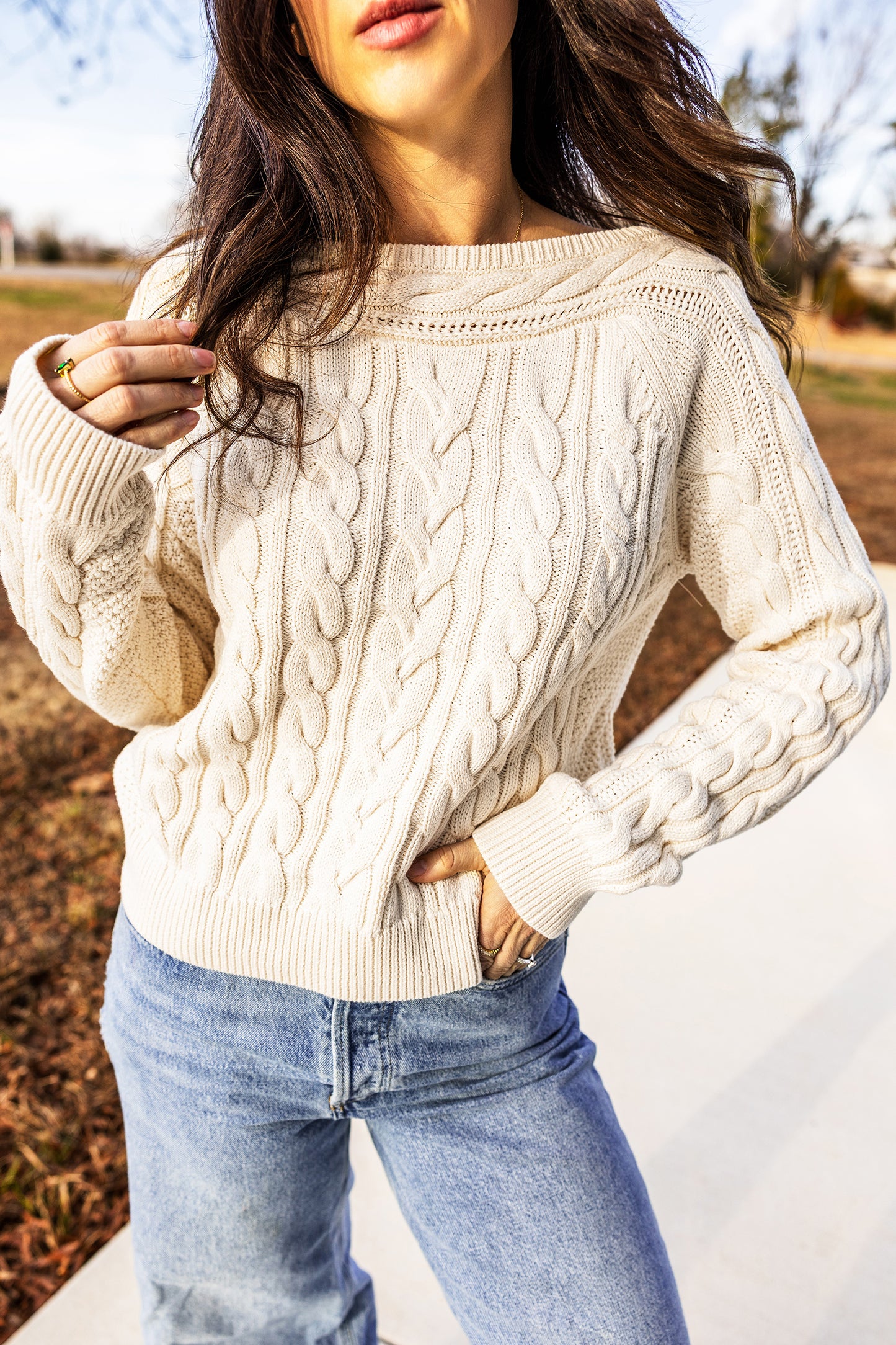 Pull Torsadé Beige – Épaules Tombantes Col Rond