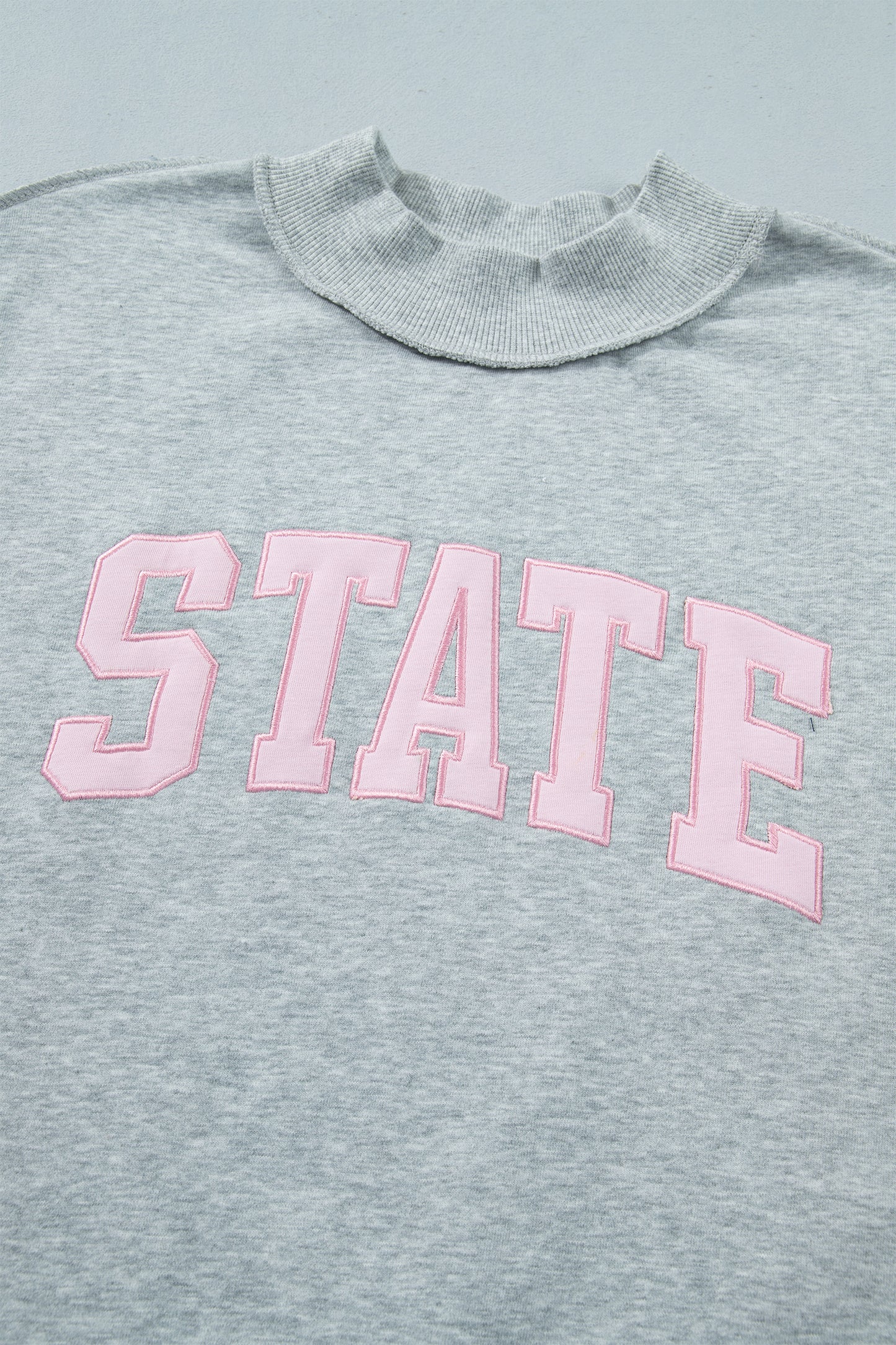 Sweat-shirt Loose Graphique STATE – Col Montant Coutures Apparentes